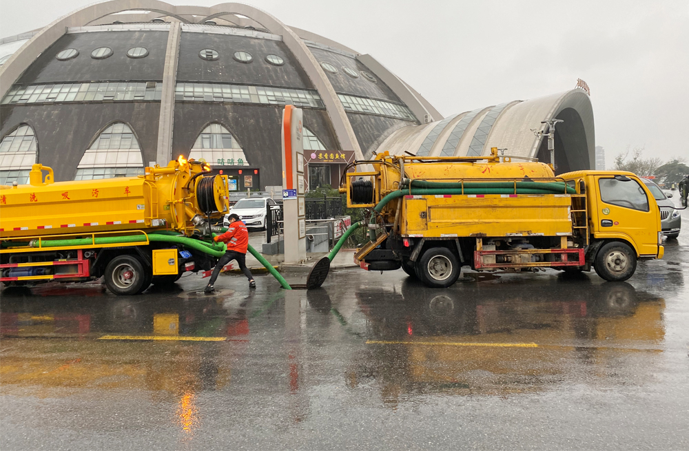 中央商务区商场管道清淤